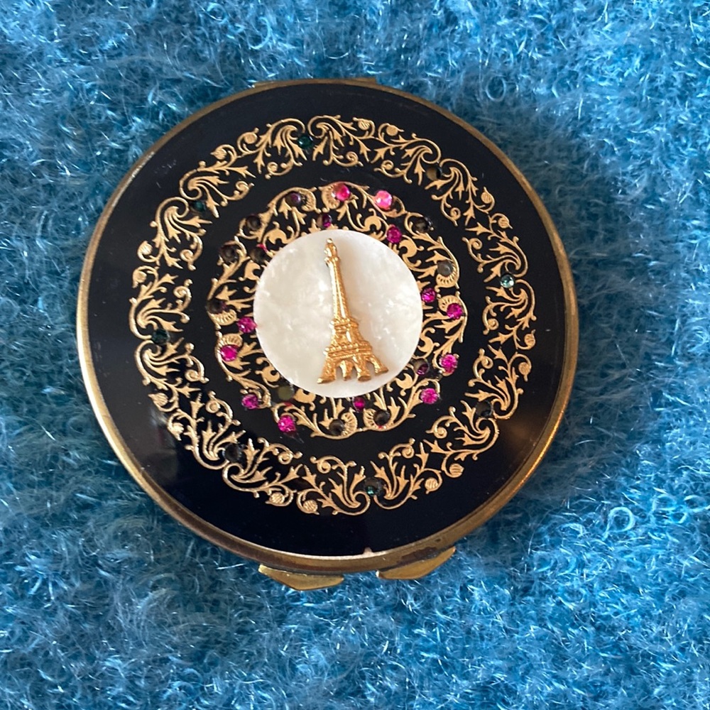 Vintage Les poudriers SABOR from France Powder box
